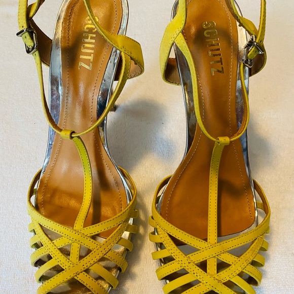 Almost Brand New Brazilian Leather Heels By SHULTZ - Size 10 B - box 2 - Picture 3 of 8